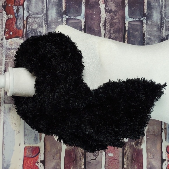 Artisan Crafted Black Eyelash Fringe Scarf - Picture 2 of 5